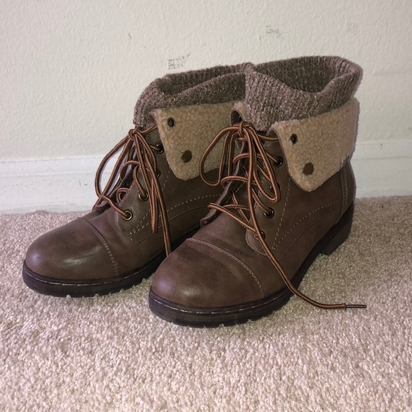 Shoes - Fall boots